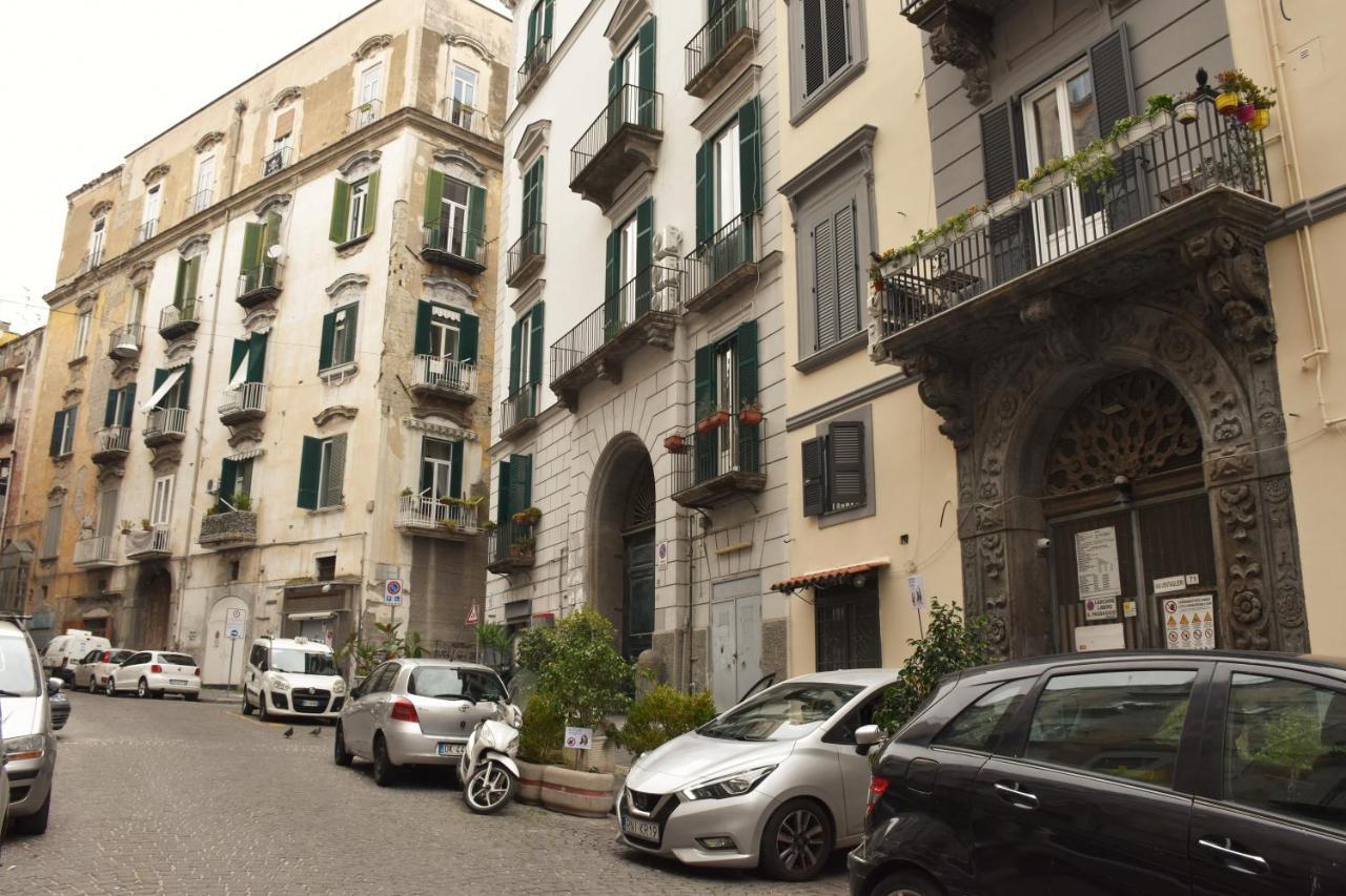 Corno Napoletano Free Parking For Small Cars Only * Naples