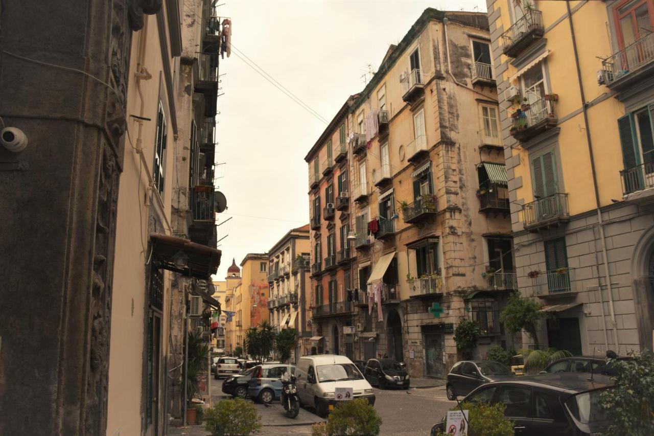 Corno Napoletano Free Parking For Small Cars Only * Naples